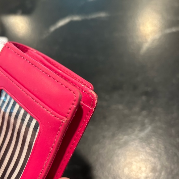 Kate Spade great condition hot pink wallet - Picture 4 of 4